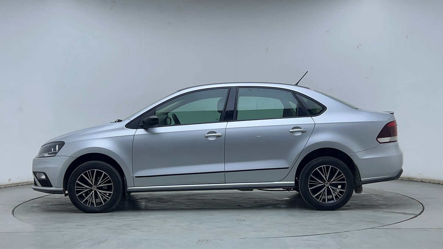 Used 2022 Volkswagen Vento Highline 1.0L TSI Petrol Manual exterior LEFT SIDE VIEW
