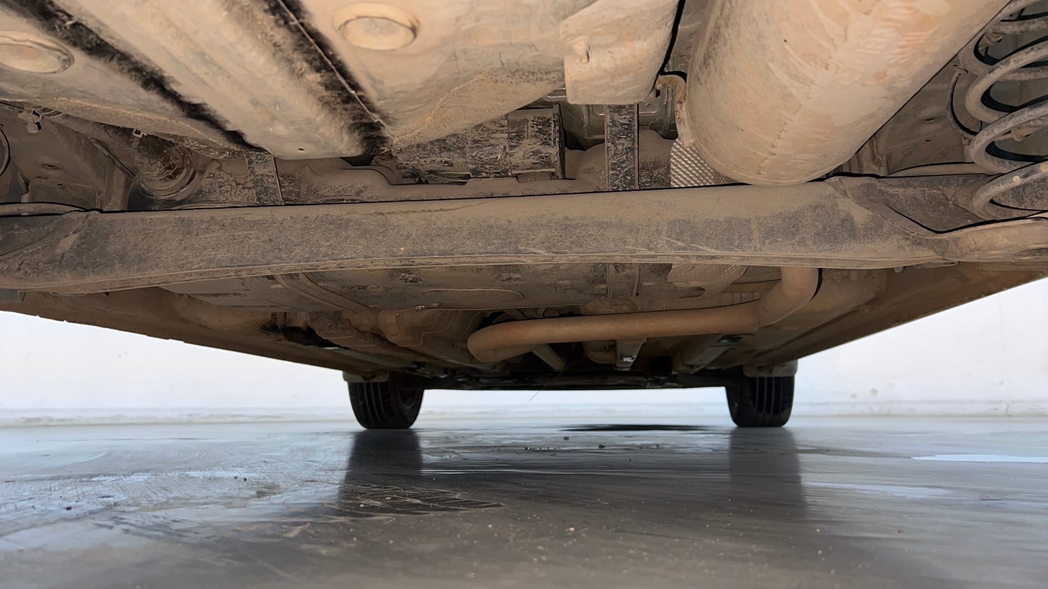 Used 2019 Hyundai Elite i20 Asta 1.2 (O) CVT Petrol Automatic extra REAR UNDERBODY VIEW (TAKEN FROM REAR)