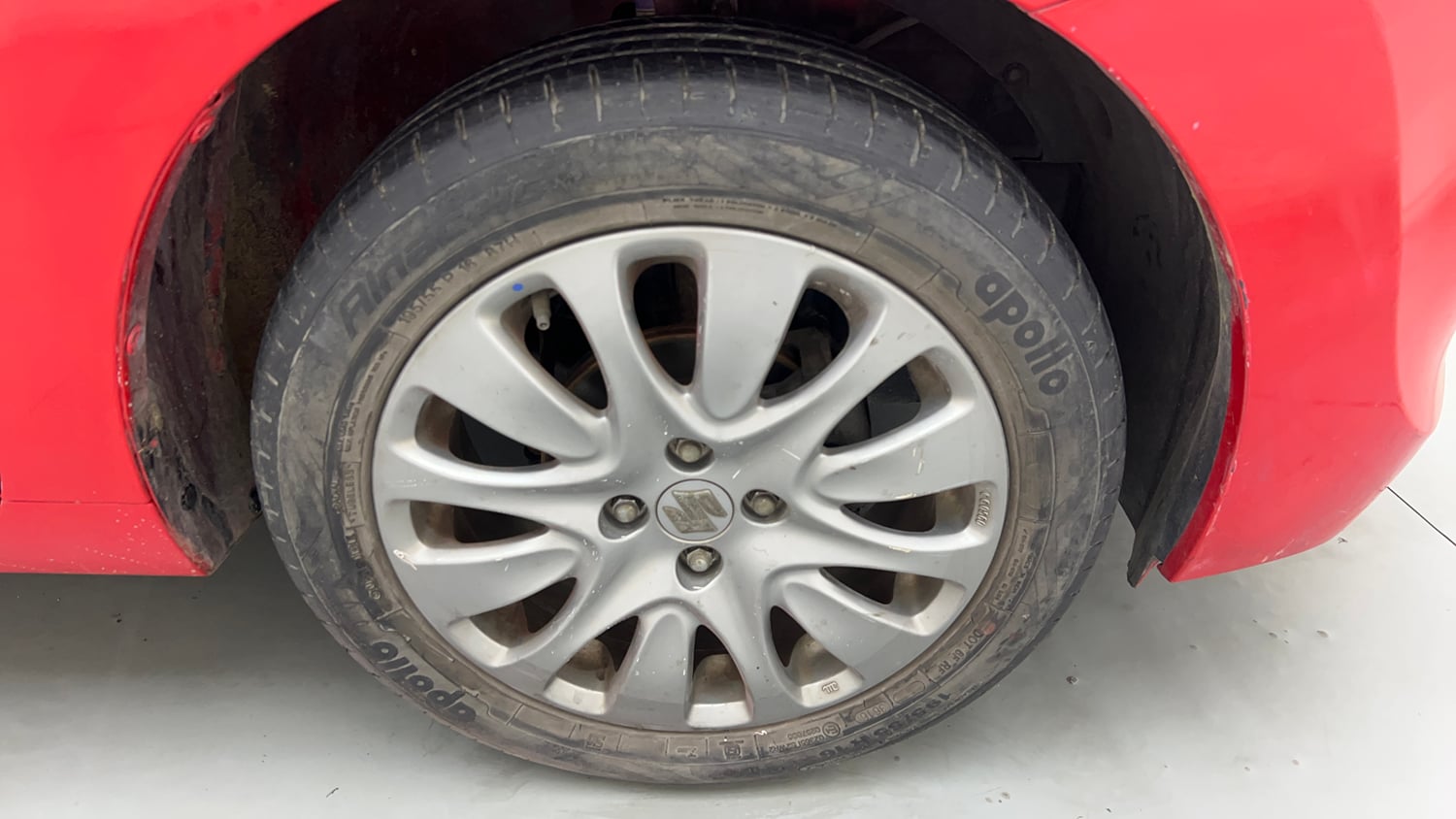 Used 2016 Maruti Suzuki Baleno Zeta 1.2 Petrol Manual tyres RIGHT FRONT TYRE RIM VIEW