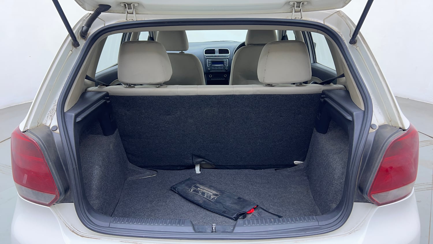 Used 2013 Volkswagen Polo Highline1.2L (P) Petrol Manual interior DICKY INSIDE VIEW