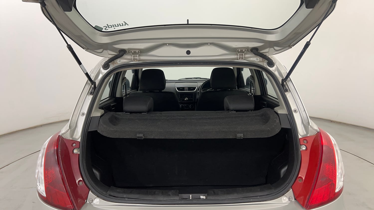Used 2014 Maruti Suzuki Swift VXi Petrol Manual interior DICKY INSIDE VIEW