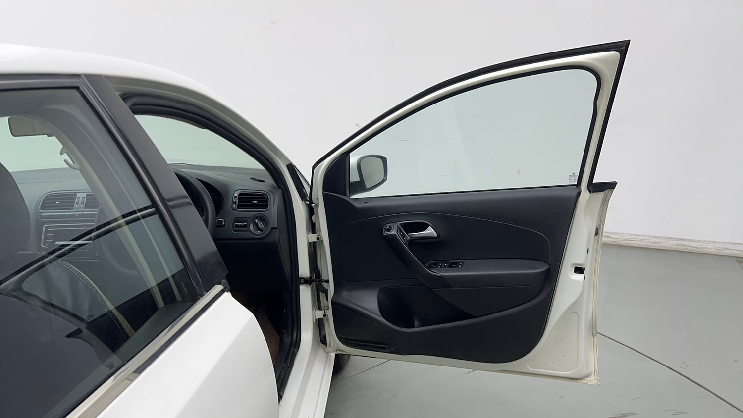 Used 2014 Volkswagen Polo Comfortline 1.2L (P) Petrol Manual interior RIGHT FRONT DOOR OPEN VIEW