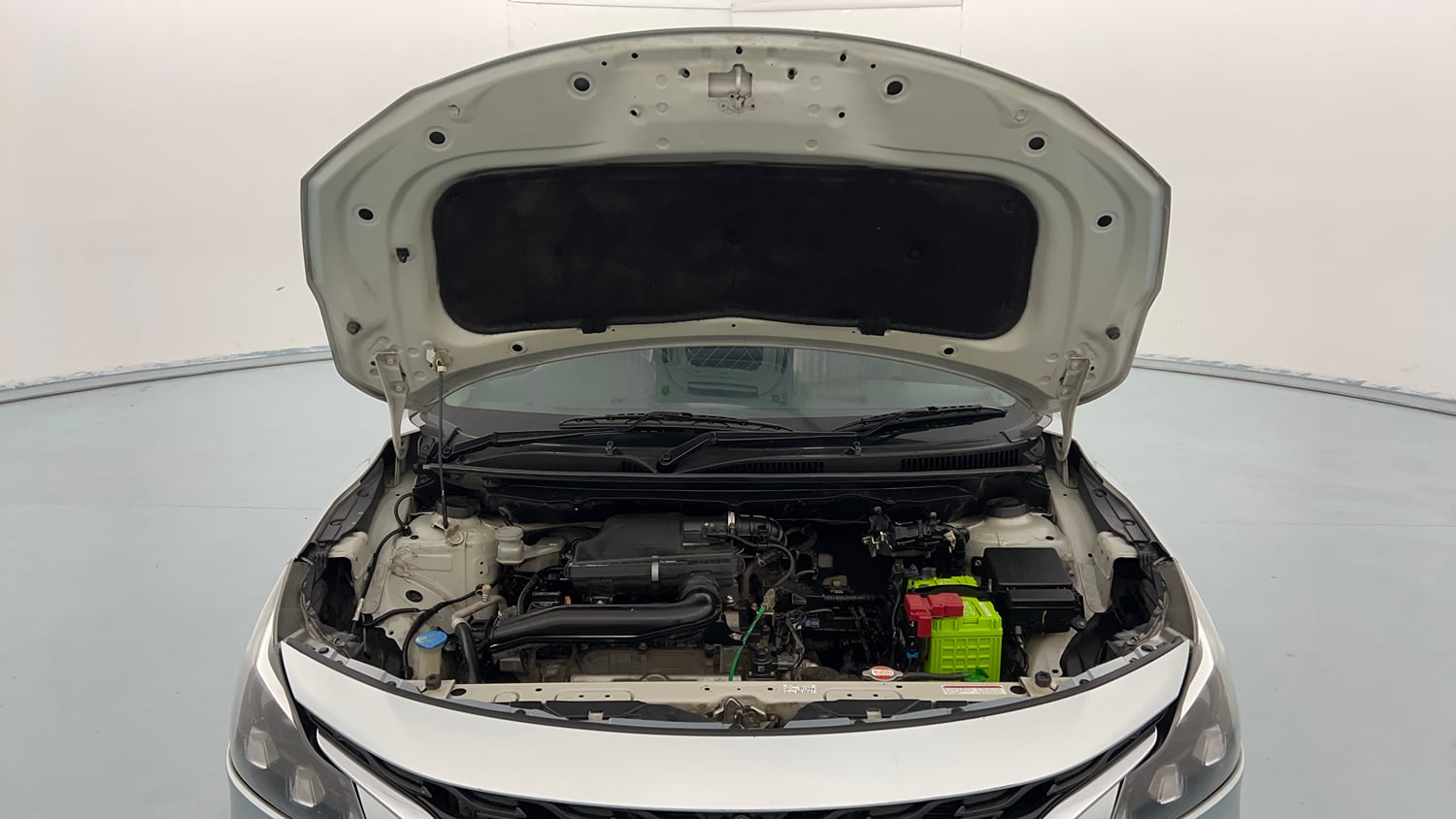 Used 2022 Maruti Suzuki Baleno Zeta MT Petrol Manual engine ENGINE & BONNET OPEN FRONT VIEW