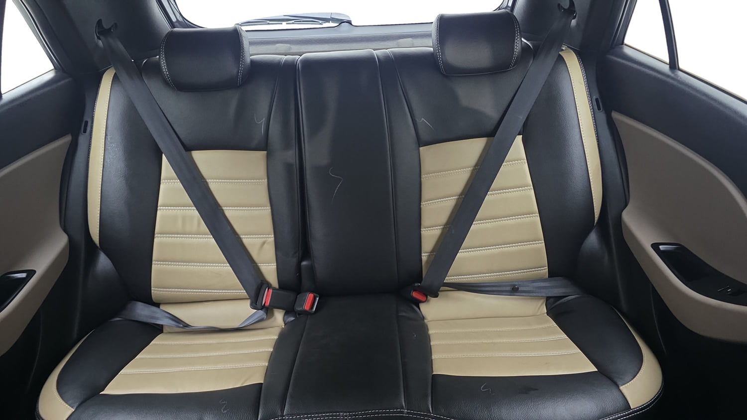 Used 2017 Hyundai Elite i20 Asta 1.4 CRDI Diesel Manual interior REAR SEAT CONDITION VIEW