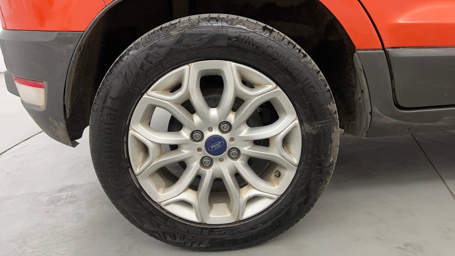 Used 2016 Ford EcoSport Titanium 1.5L Ti-VCT AT Petrol Automatic tyres RIGHT REAR TYRE RIM VIEW