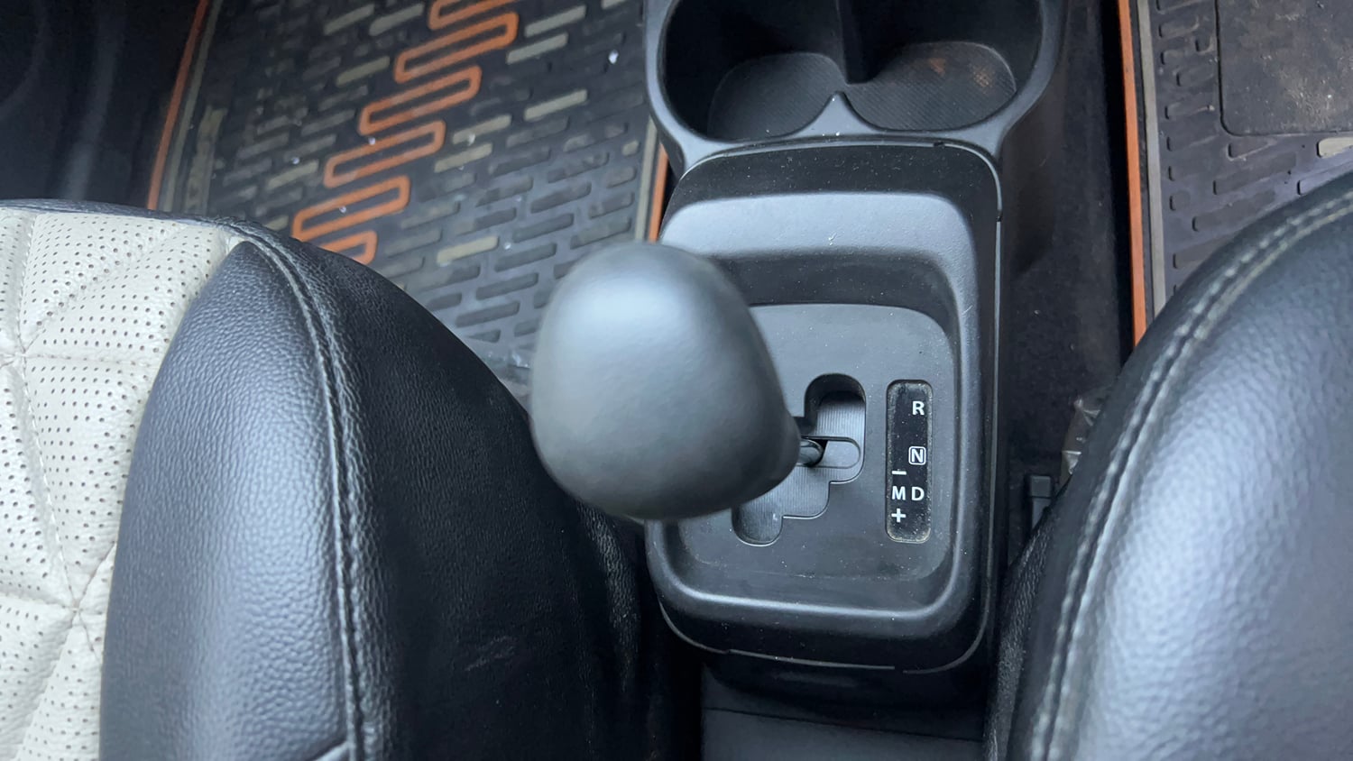 Used 2021 Maruti Suzuki S-Presso VXi AMT Petrol Automatic interior GEAR  KNOB VIEW