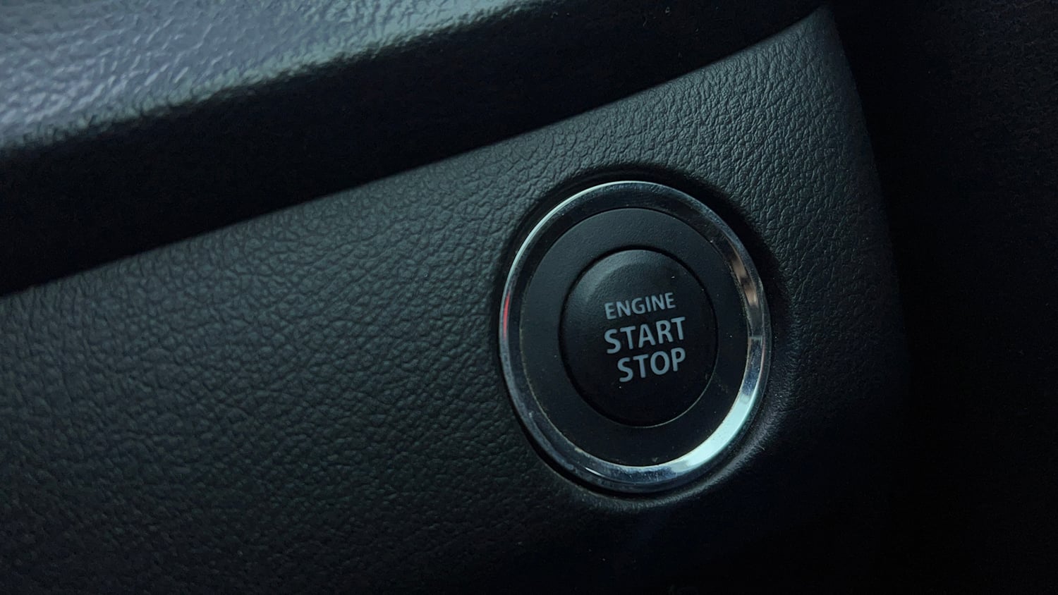 Used 2017 Maruti Suzuki Baleno Zeta 1.2 AT Petrol Automatic top_features Keyless start