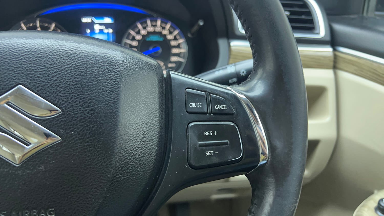 Used 2020 Maruti Suzuki Ciaz Alpha 1.5 AT Petrol Automatic top_features Cruise control