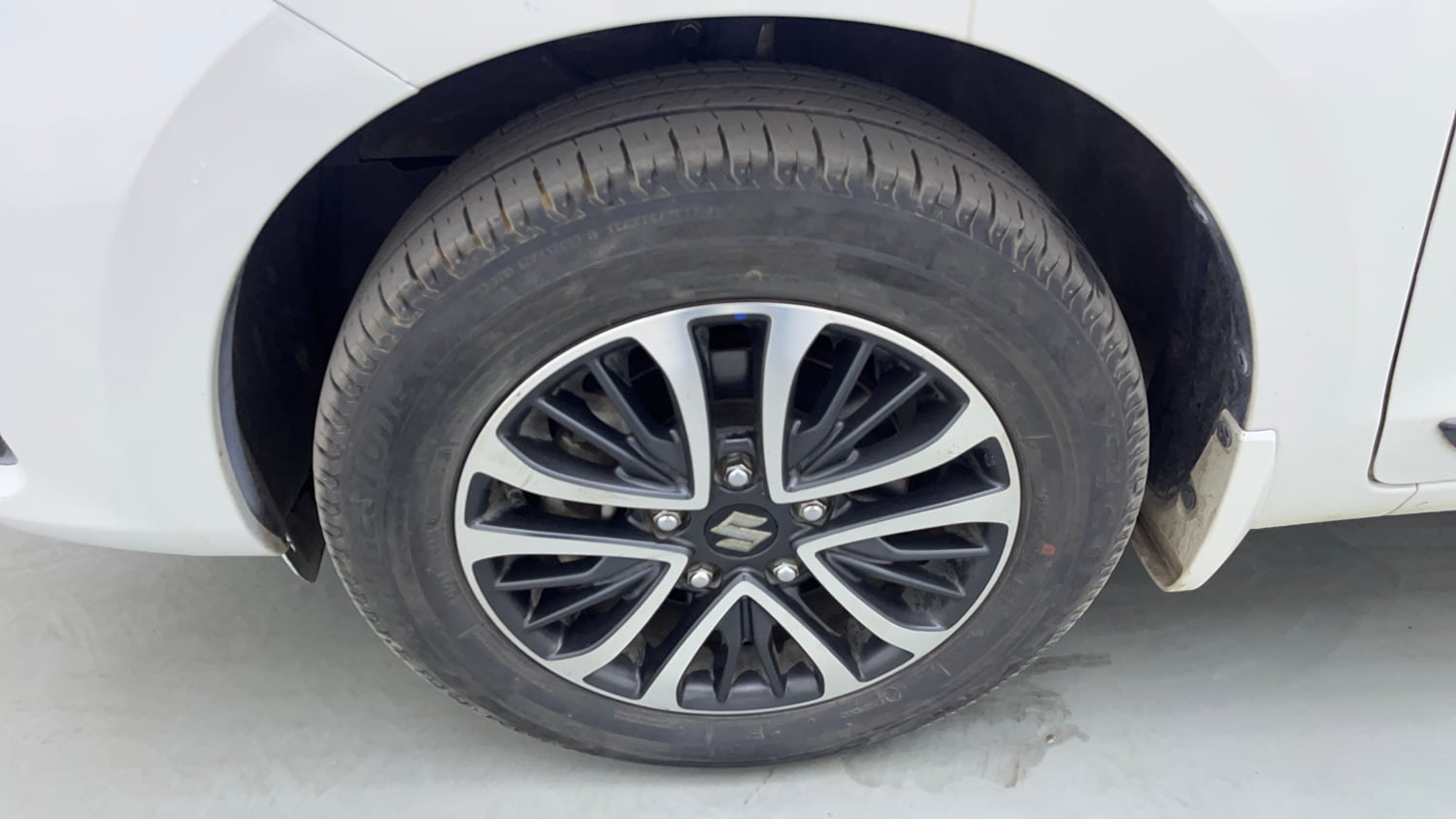 Used 2023 Maruti Suzuki Ertiga ZXi Plus AT Petrol Automatic tyres LEFT FRONT TYRE RIM VIEW