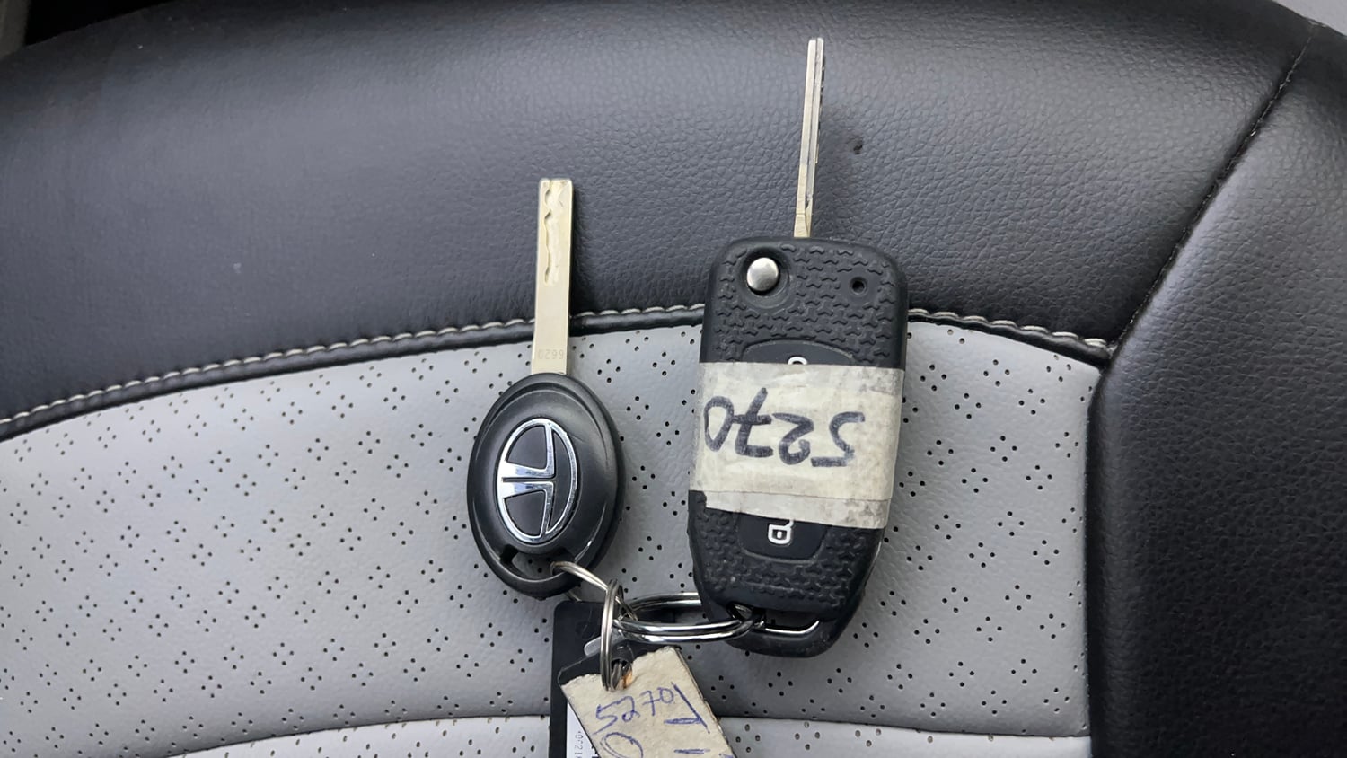 Used 2024 Tata Tiago XZA Plus Petrol Automatic extra CAR KEY VIEW