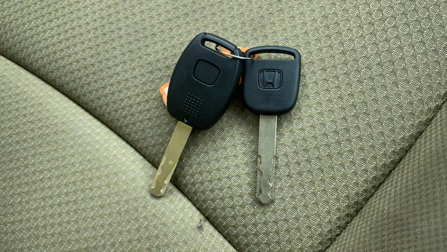 Used 2014 Honda Brio S MT Petrol Manual extra CAR KEY VIEW