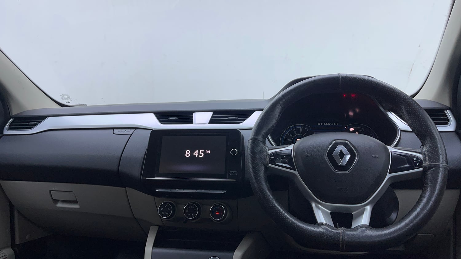 Used 2022 Renault Triber RXZ Dual Tone Petrol Manual interior DASHBOARD VIEW