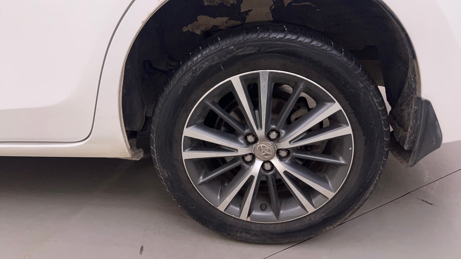 Used 2018 Toyota Corolla Altis VL CVT Petrol Petrol Automatic tyres LEFT REAR TYRE RIM VIEW