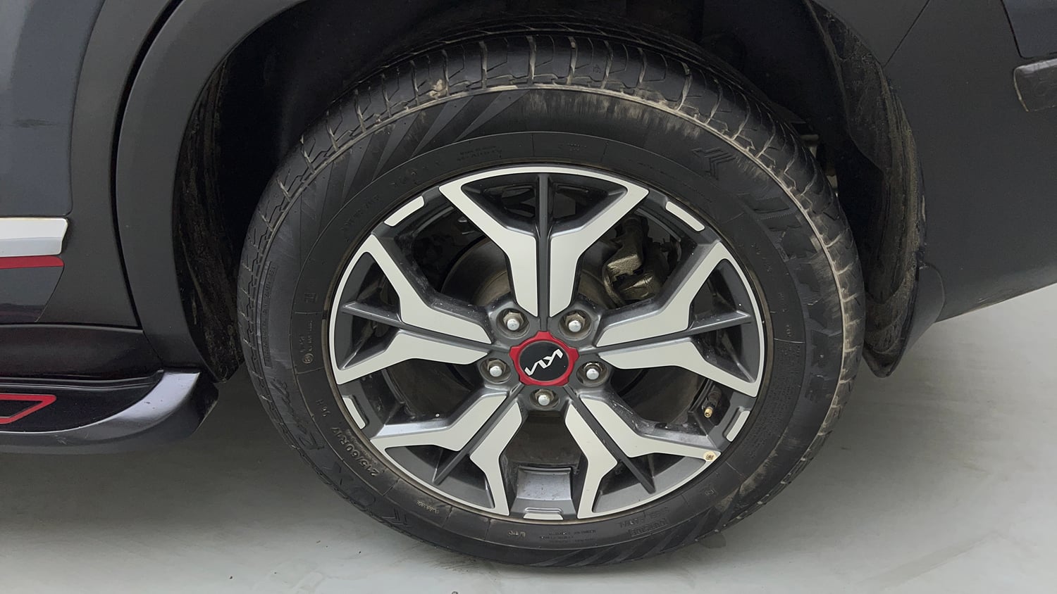 Used 2023 Kia Seltos GTX Plus 1.4 Petrol Manual tyres LEFT REAR TYRE RIM VIEW