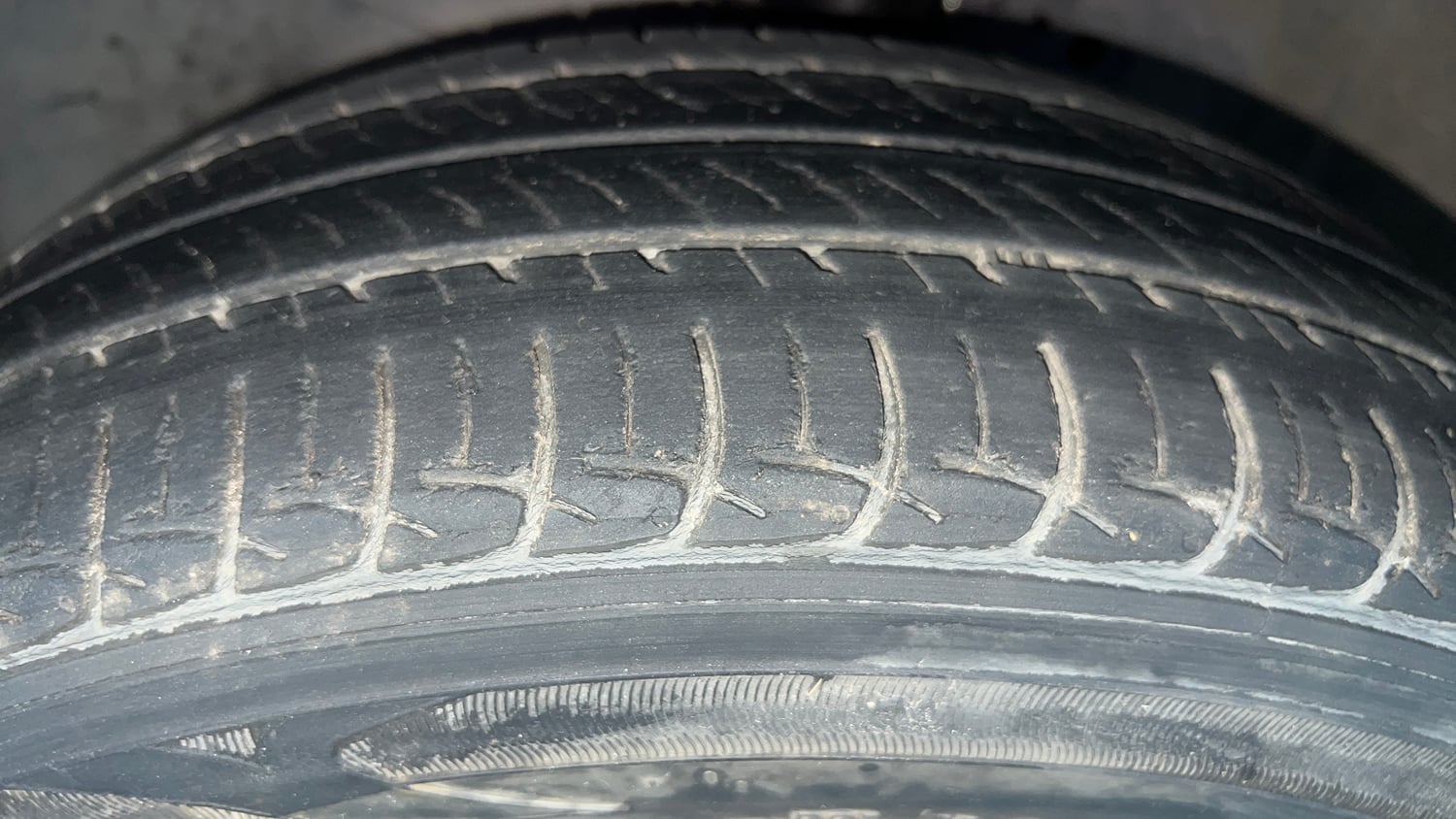 Used 2014 Honda Amaze 1.2 S i-VTEC Petrol Manual tyres LEFT FRONT TYRE TREAD VIEW