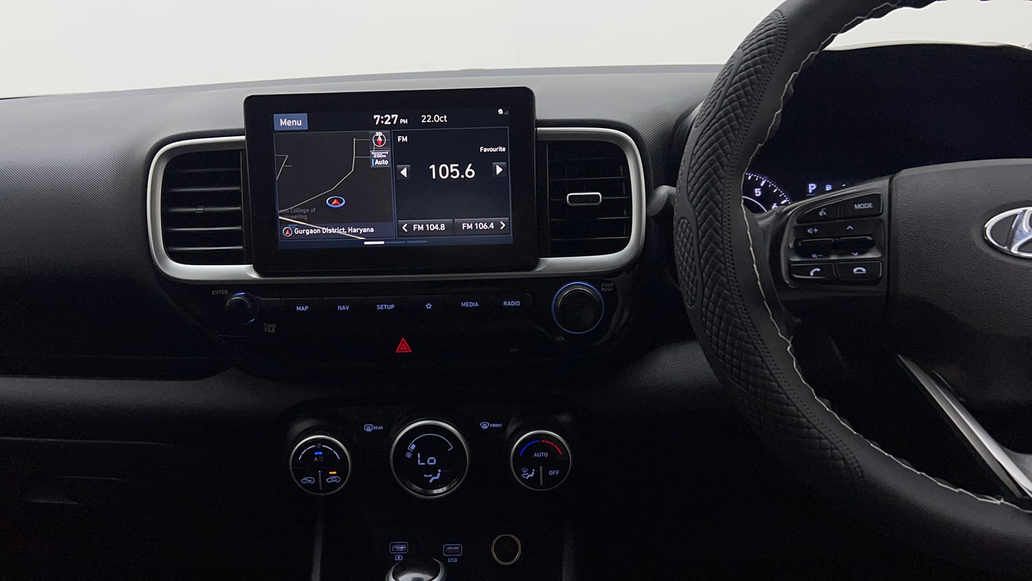 Used 2019 Hyundai Venue SX Plus 1.0 Turbo DCT Petrol Automatic interior MUSIC SYSTEM & AC CONTROL VIEW
