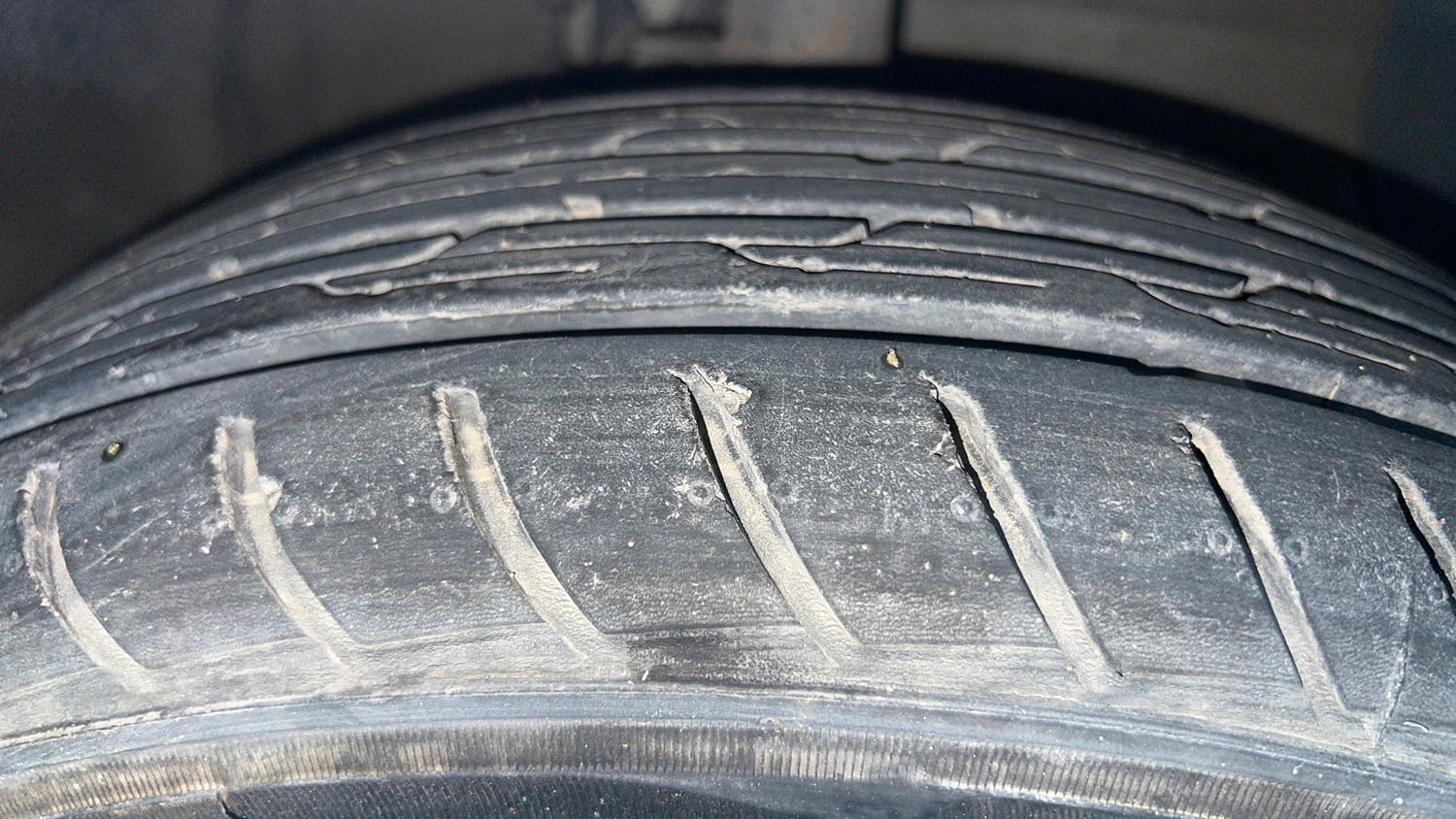 Used 2014 Hyundai Xcent S 1.2 Petrol Manual tyres RIGHT FRONT TYRE TREAD VIEW