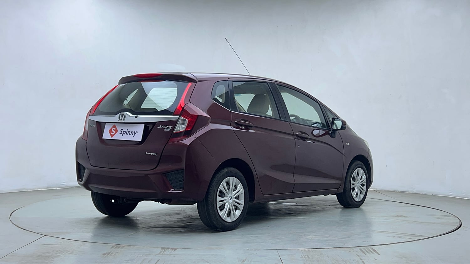 Used 2016 Honda Jazz SV Petrol Petrol Manual exterior RIGHT REAR CORNER VIEW