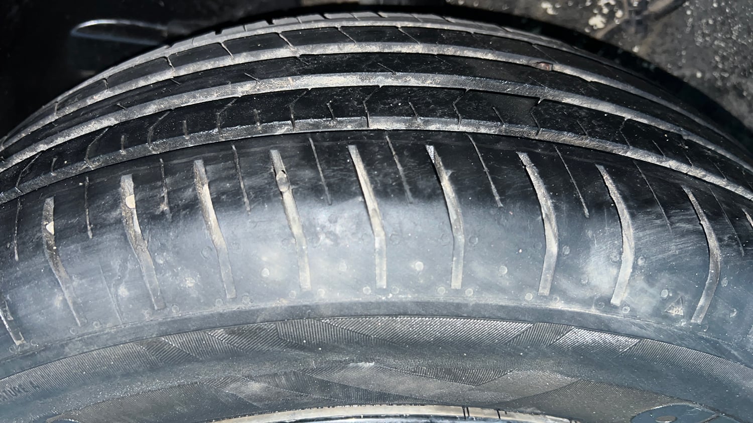 Used 2023 Tata Punch Accomplished AMT Petrol Automatic tyres RIGHT REAR TYRE TREAD VIEW