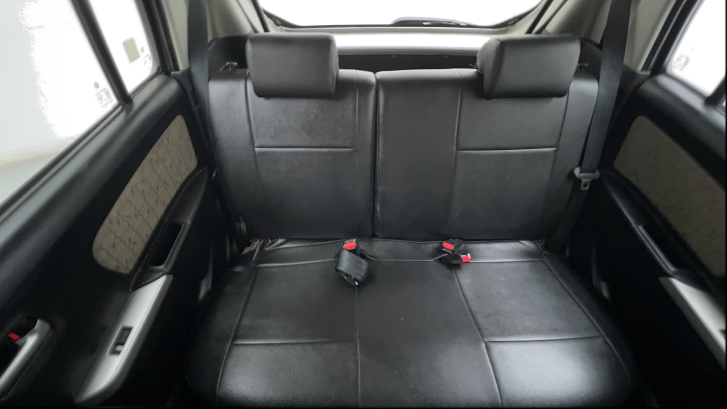 Used 2014 Maruti Suzuki Wagon R VXI Petrol Manual interior REAR SEAT CONDITION VIEW