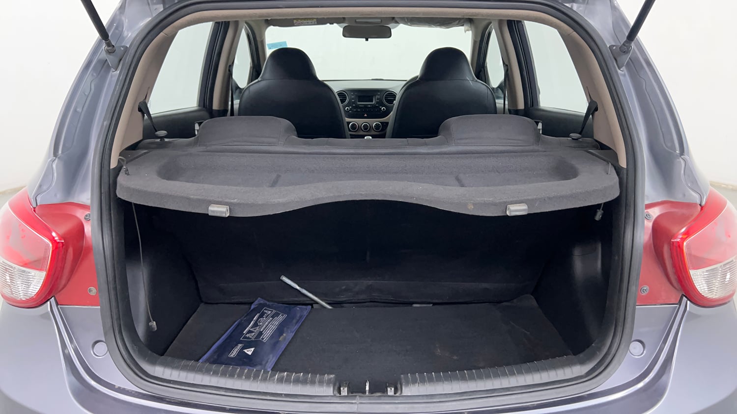 Used 2016 Hyundai Grand i10 Sportz 1.2 Kappa VTVT Petrol Manual interior DICKY INSIDE VIEW