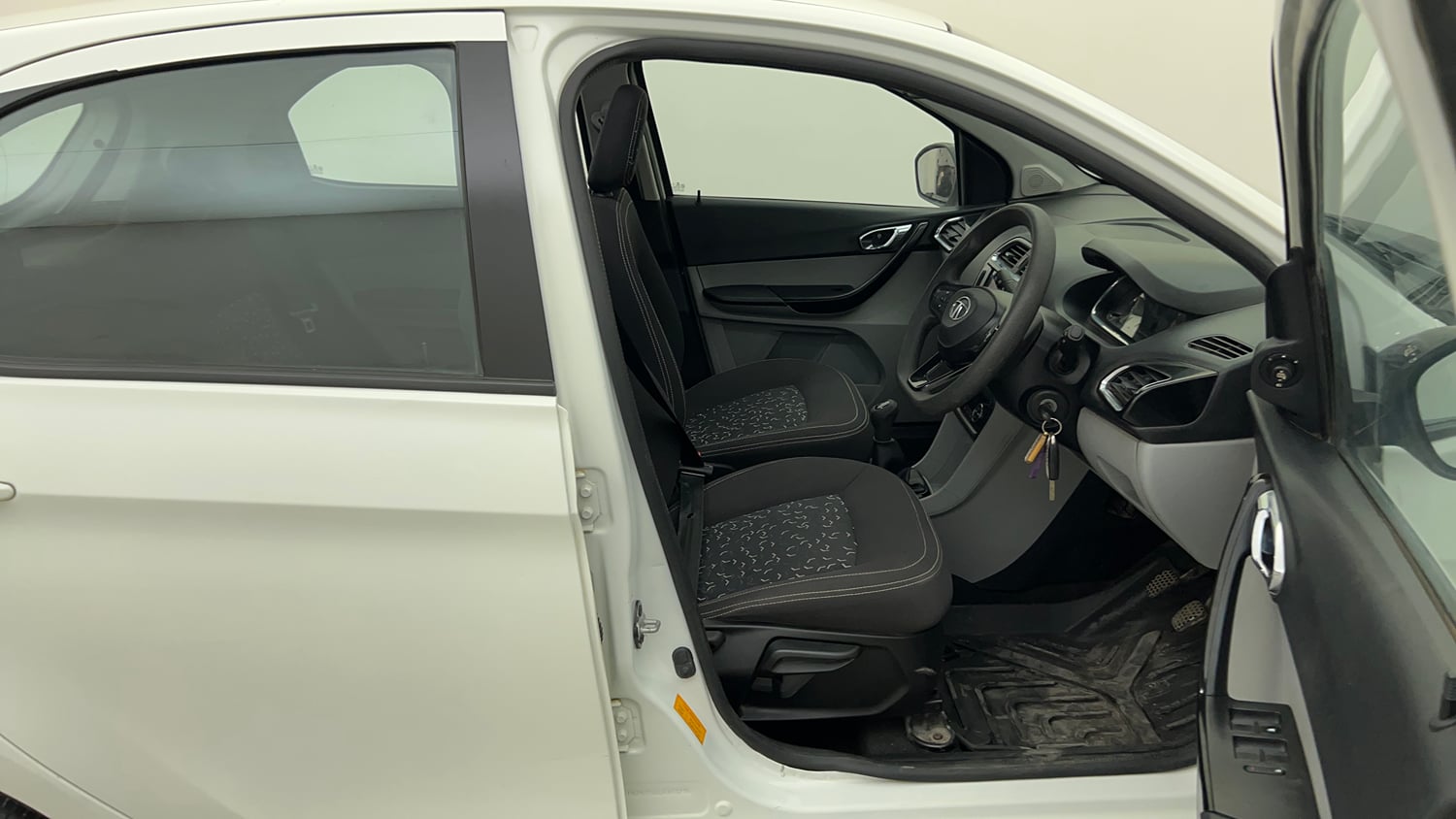 Used 2020 Tata Tiago XZ Plus Petrol Manual interior RIGHT SIDE FRONT DOOR CABIN VIEW