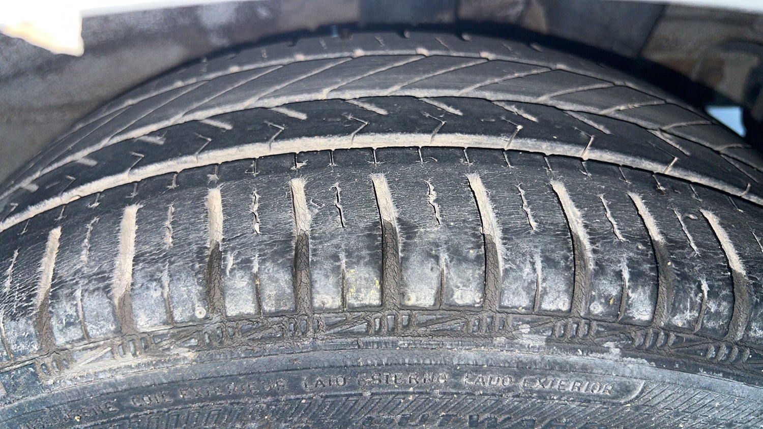 Used 2014 Hyundai Xcent S 1.2 Petrol Manual tyres LEFT REAR TYRE TREAD VIEW