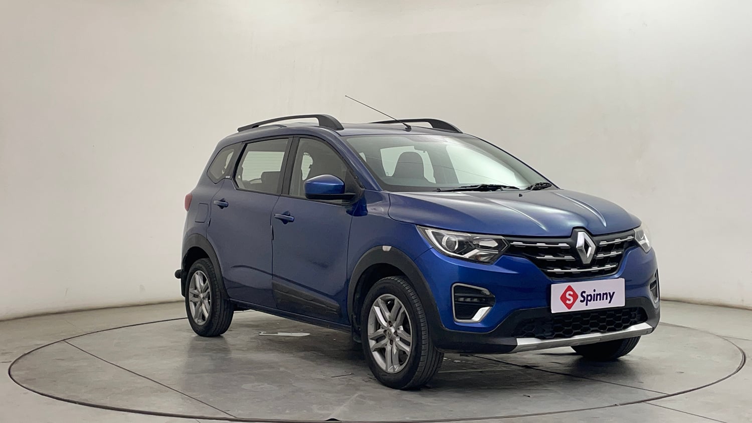 Used 2021 Renault Triber RXZ Petrol Manual exterior RIGHT FRONT CORNER VIEW