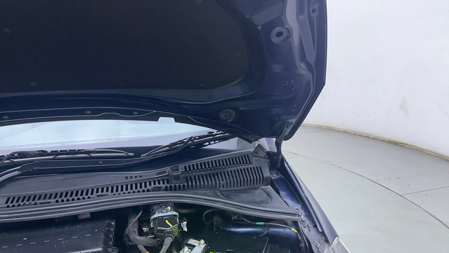 Used 2023 Tata Tigor XZ Plus Petrol Manual engine ENGINE LEFT SIDE HINGE & APRON VIEW