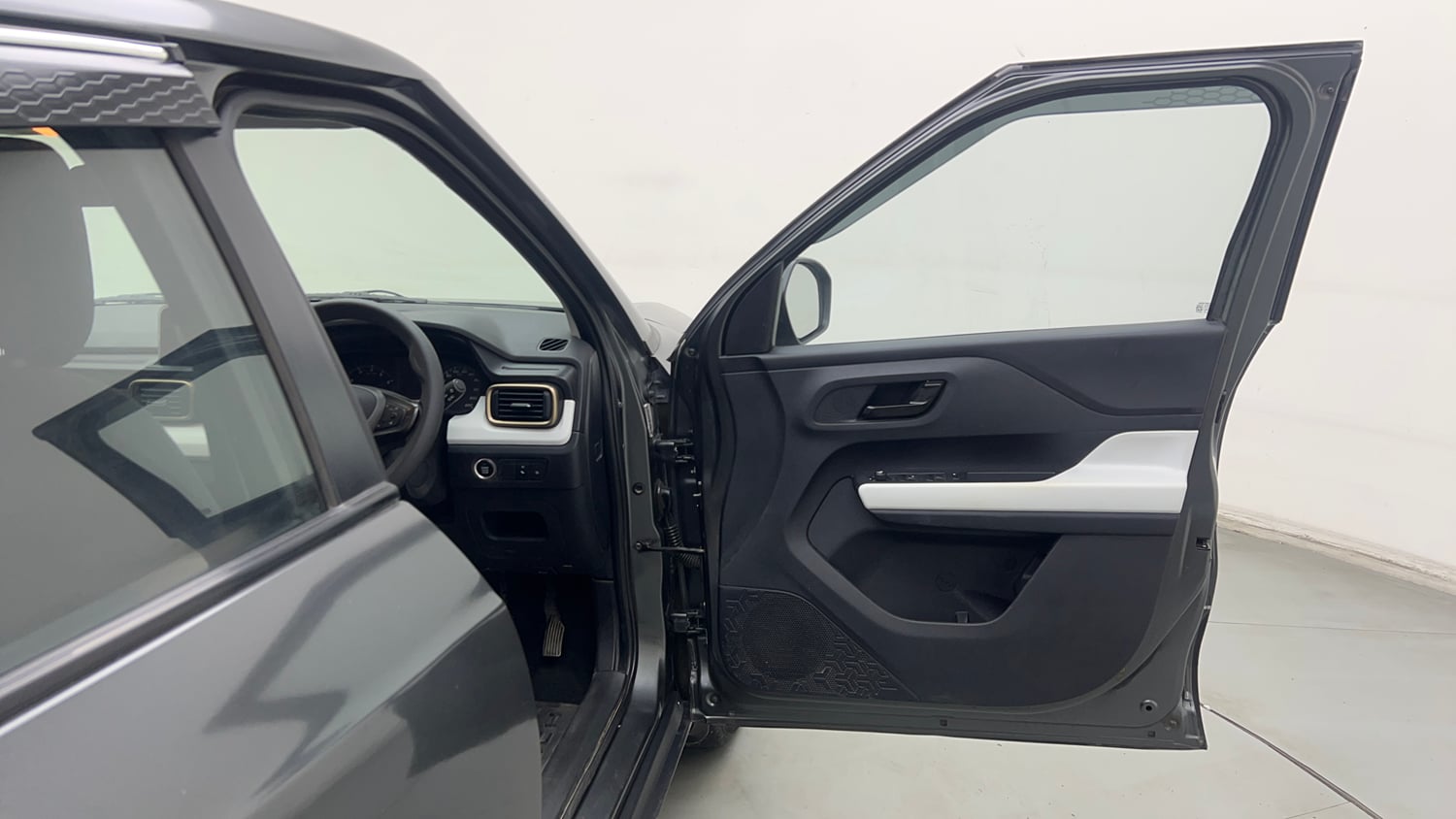Used 2022 Tata Punch Accomplished MT Petrol Manual interior RIGHT FRONT DOOR OPEN VIEW