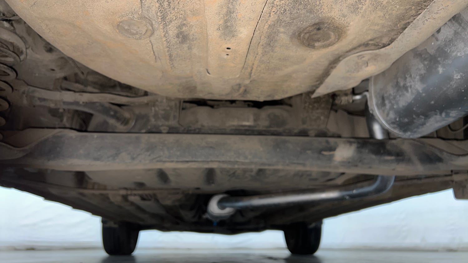 Used 2019 Hyundai Venue SX Plus 1.0 Turbo DCT Petrol Automatic extra REAR UNDERBODY VIEW (TAKEN FROM REAR)