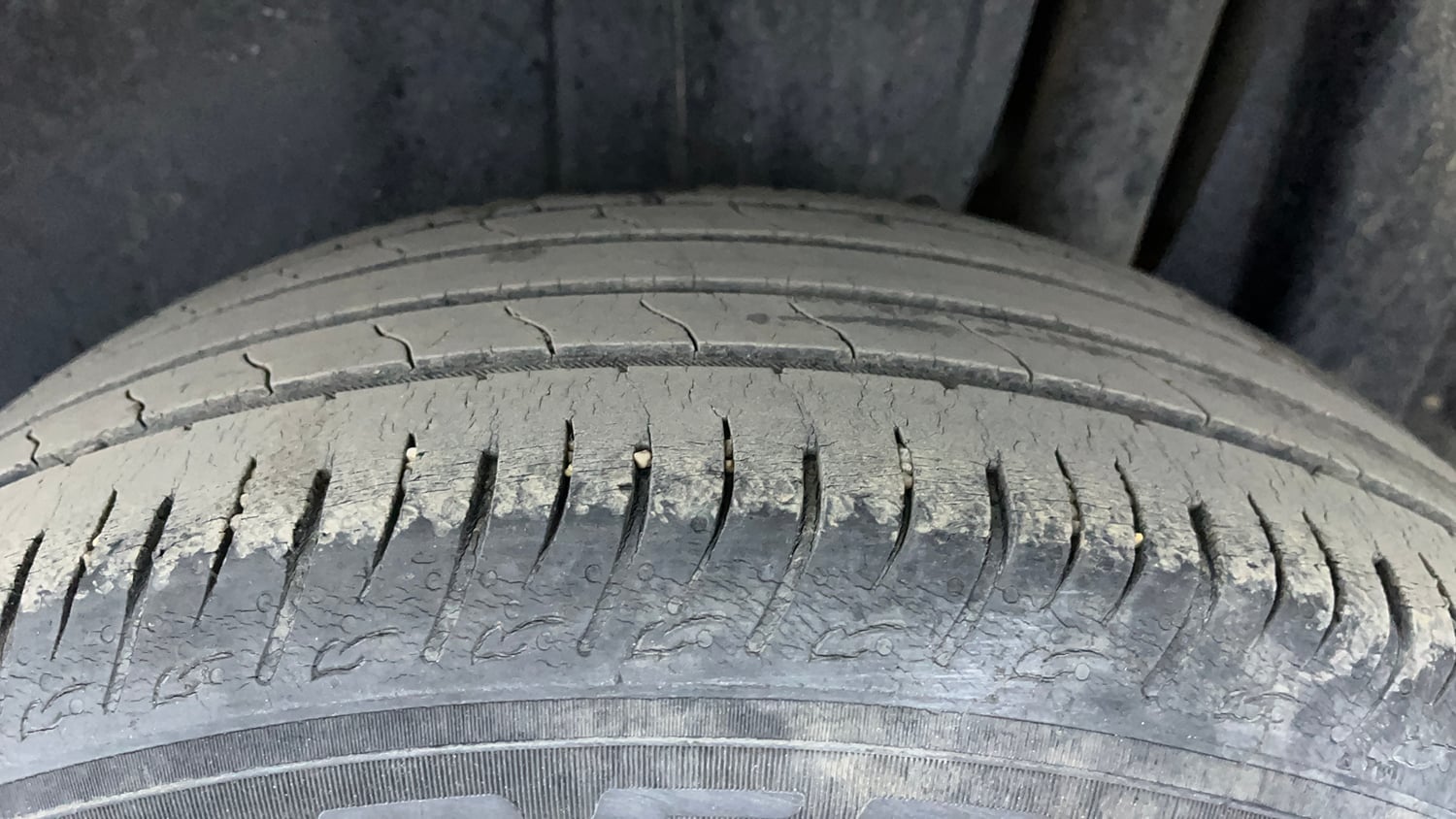 Used 2023 Maruti Suzuki Brezza ZXi Petrol Manual tyres LEFT REAR TYRE TREAD VIEW