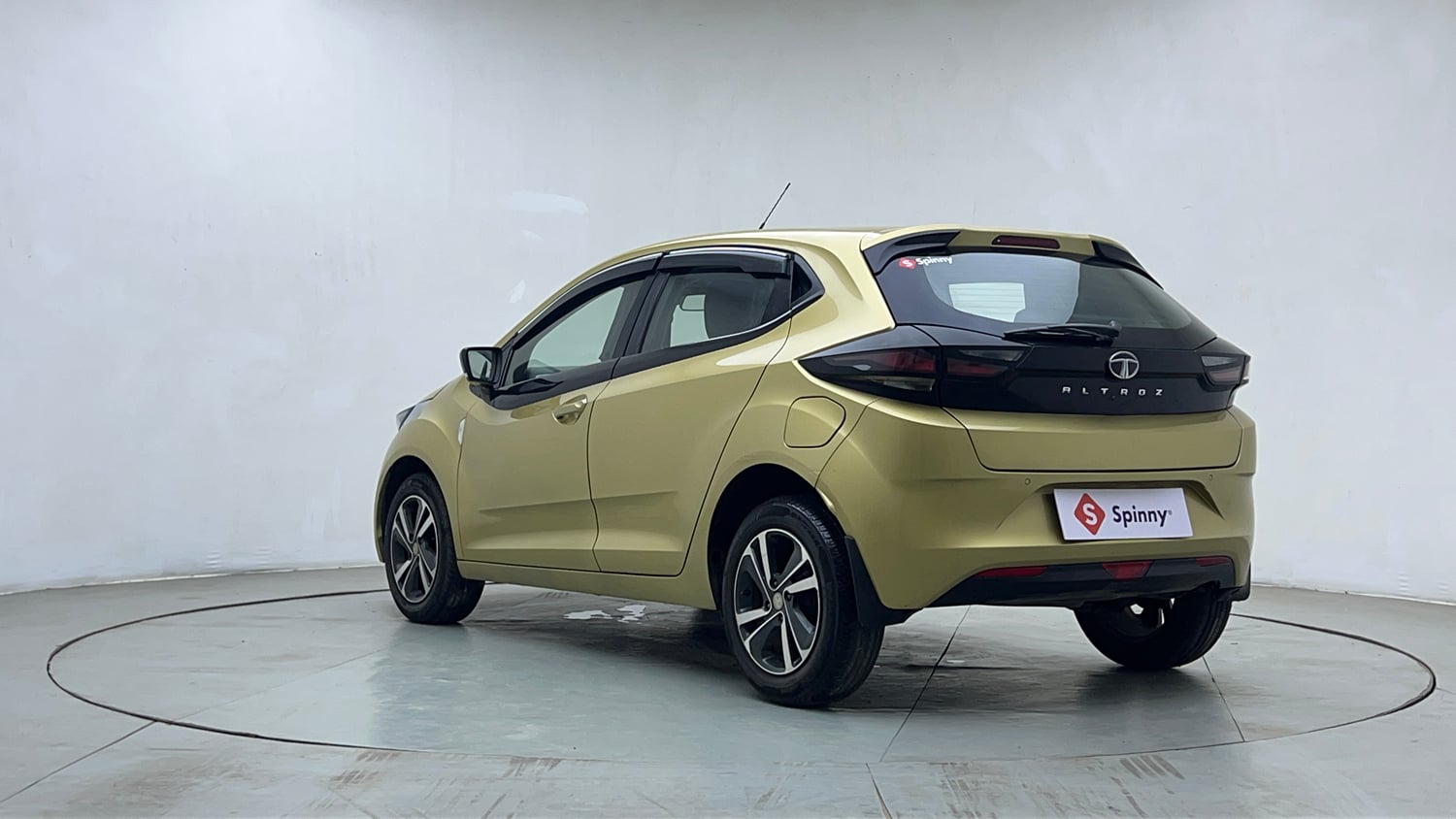 Used 2020 Tata Altroz XZ Petrol Petrol Manual exterior LEFT REAR CORNER VIEW