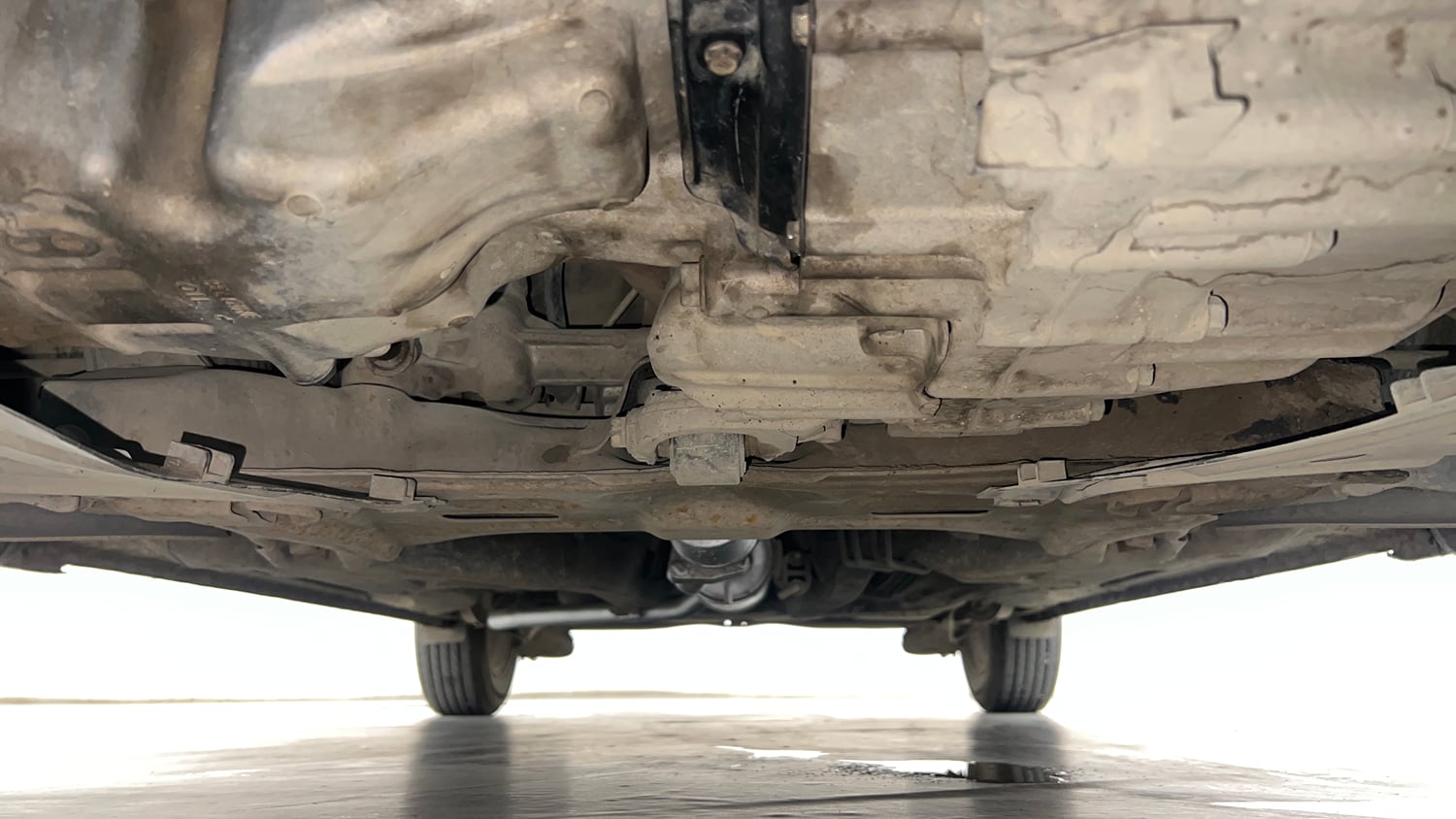 Used 2014 Honda Amaze 1.2 VX AT i-VTEC Petrol Automatic extra FRONT LEFT UNDERBODY VIEW