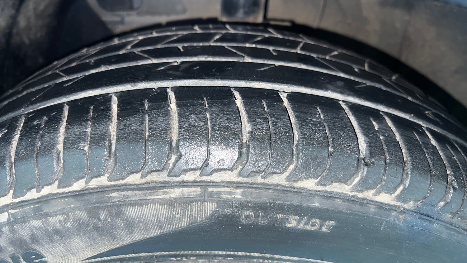 Used 2023 Hyundai New i20 Asta (O) 1.2 MT Petrol Manual tyres LEFT FRONT TYRE TREAD VIEW