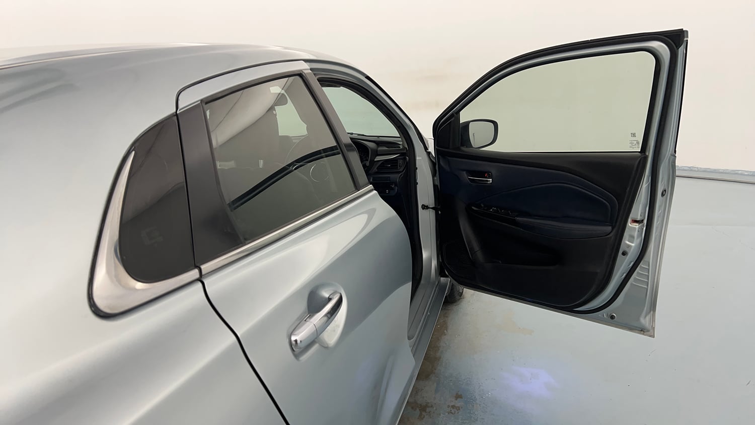 Used 2022 Maruti Suzuki Baleno Zeta MT Petrol Manual interior RIGHT FRONT DOOR OPEN VIEW