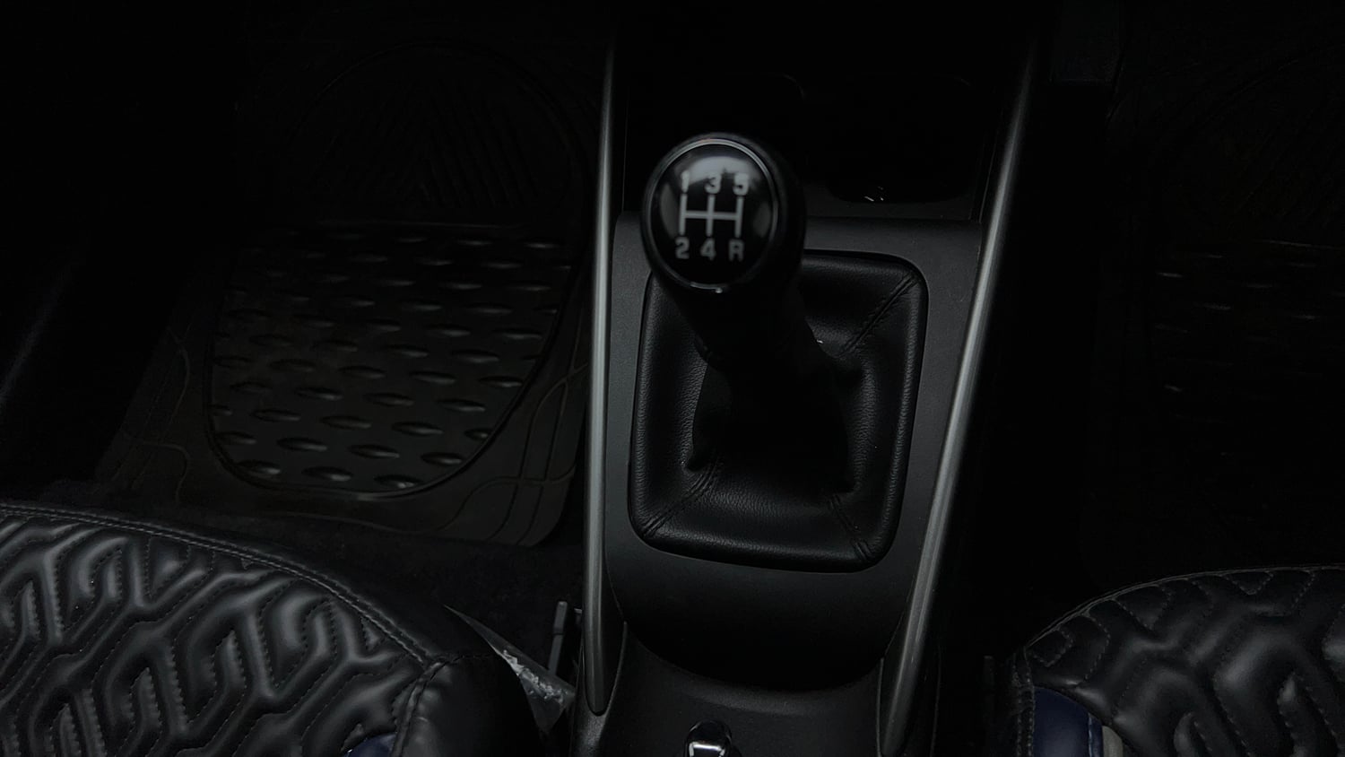 Used 2022 Maruti Suzuki Baleno Zeta MT Petrol Manual interior GEAR  KNOB VIEW