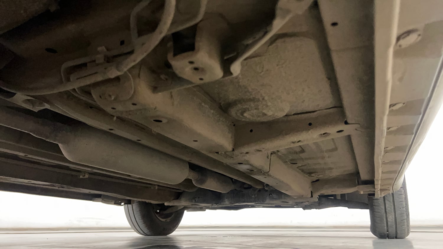 Used 2014 Maruti Suzuki Swift VXi Petrol Manual extra REAR RIGHT UNDERBODY VIEW
