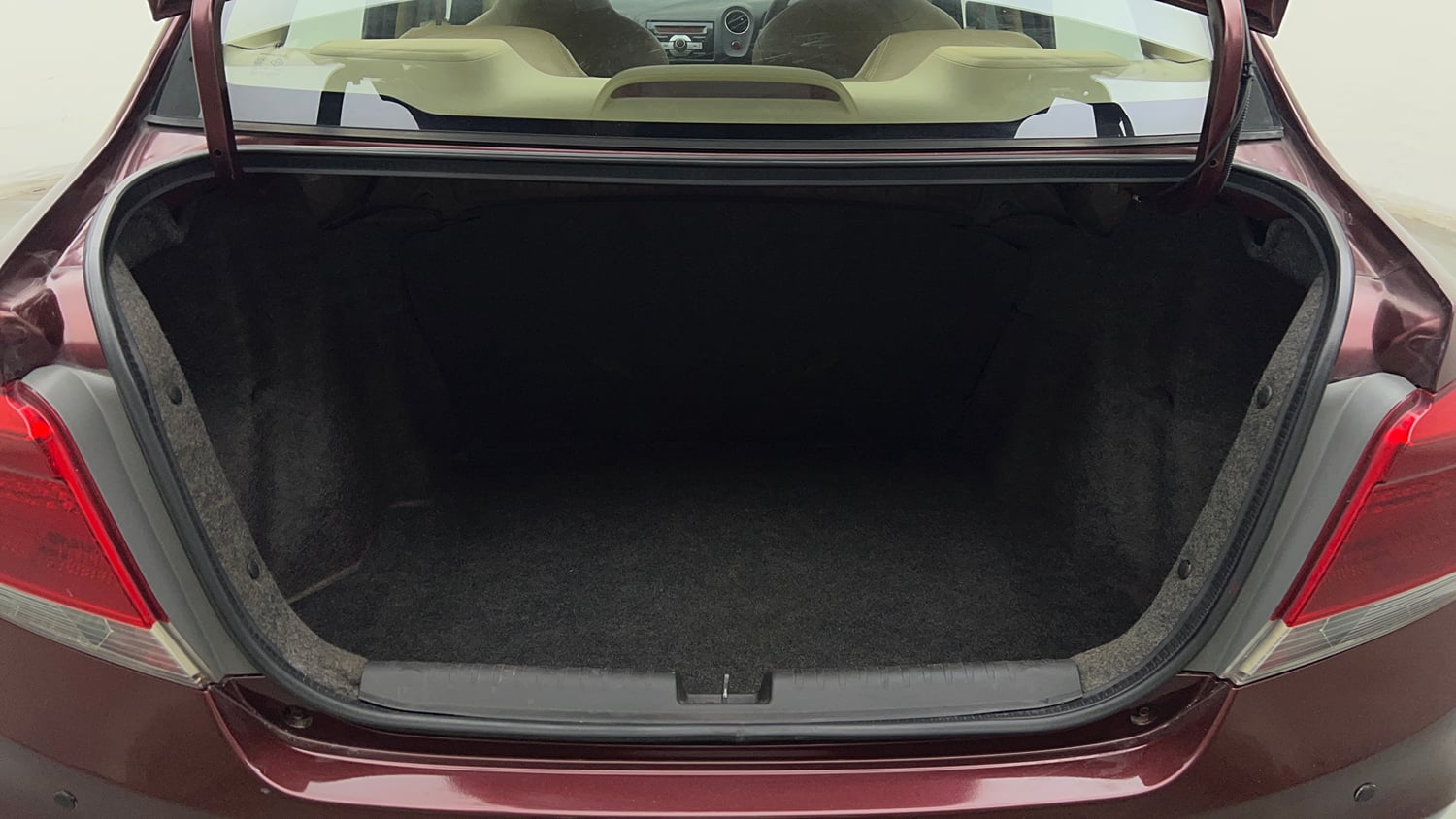 Used 2014 Honda Amaze 1.2 S i-VTEC Petrol Manual interior DICKY INSIDE VIEW