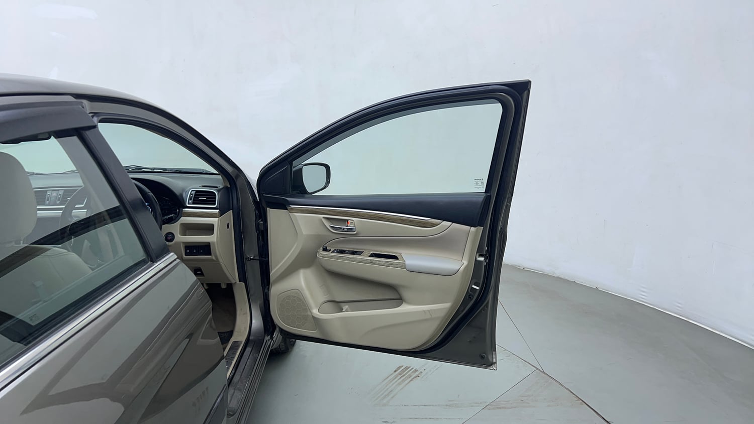 Used 2020 Maruti Suzuki Ciaz Alpha 1.5 AT Petrol Automatic interior RIGHT FRONT DOOR OPEN VIEW