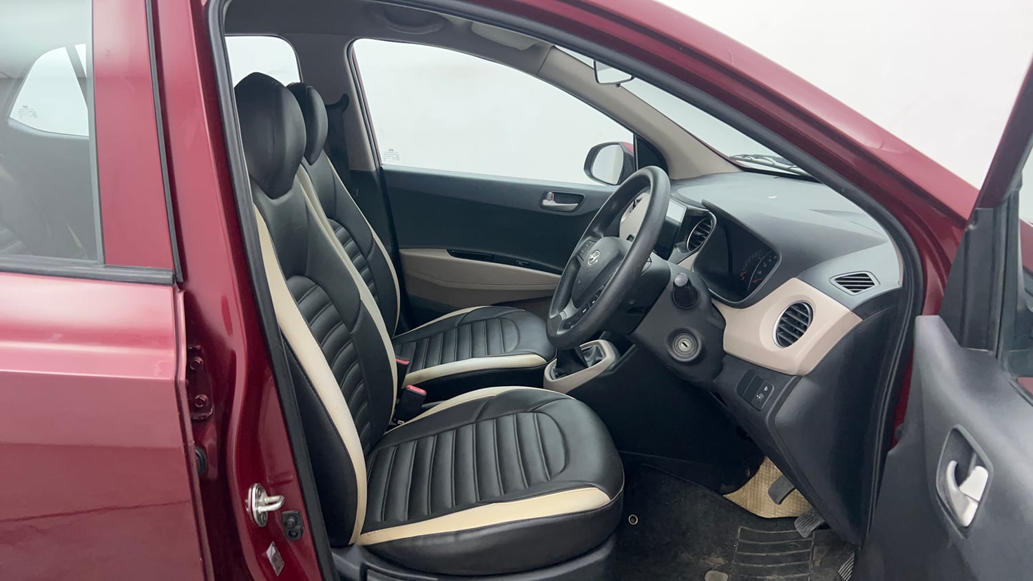 Used 2015 Hyundai Grand i10 Sportz 1.2 Kappa VTVT Petrol Manual interior RIGHT SIDE FRONT DOOR CABIN VIEW