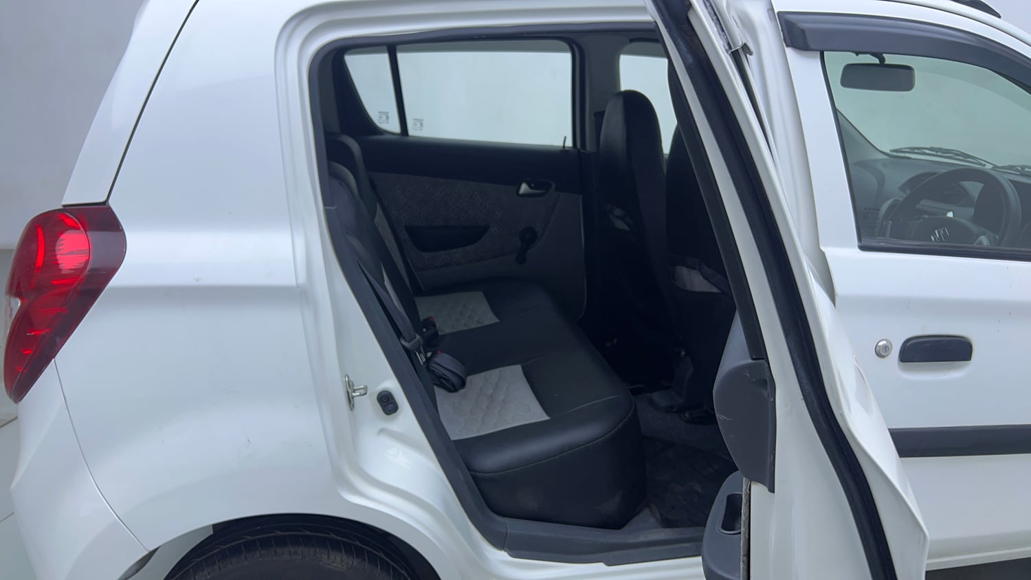 Used 2019 Maruti Suzuki Alto 800 VXi Petrol Manual interior RIGHT SIDE REAR DOOR CABIN VIEW