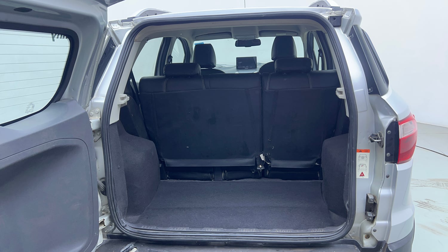 Used 2015 Ford EcoSport Titanium 1.5L Ti-VCT AT Petrol Automatic interior DICKY INSIDE VIEW