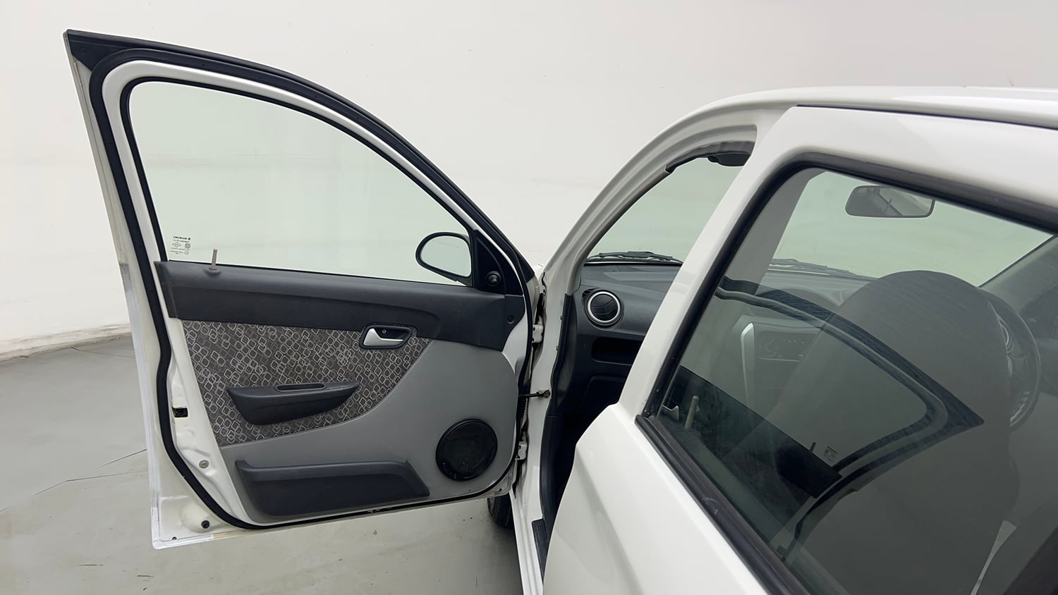 Used 2017 Maruti Suzuki Alto 800 LXi (O) Petrol Manual interior LEFT FRONT DOOR OPEN VIEW