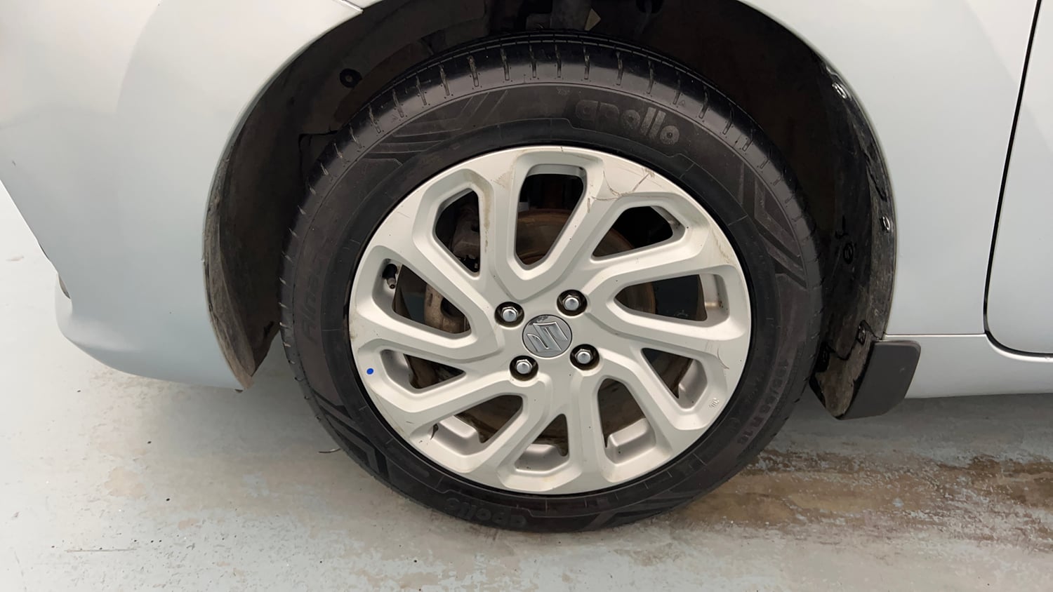 Used 2022 Maruti Suzuki Baleno Zeta MT Petrol Manual tyres LEFT FRONT TYRE RIM VIEW