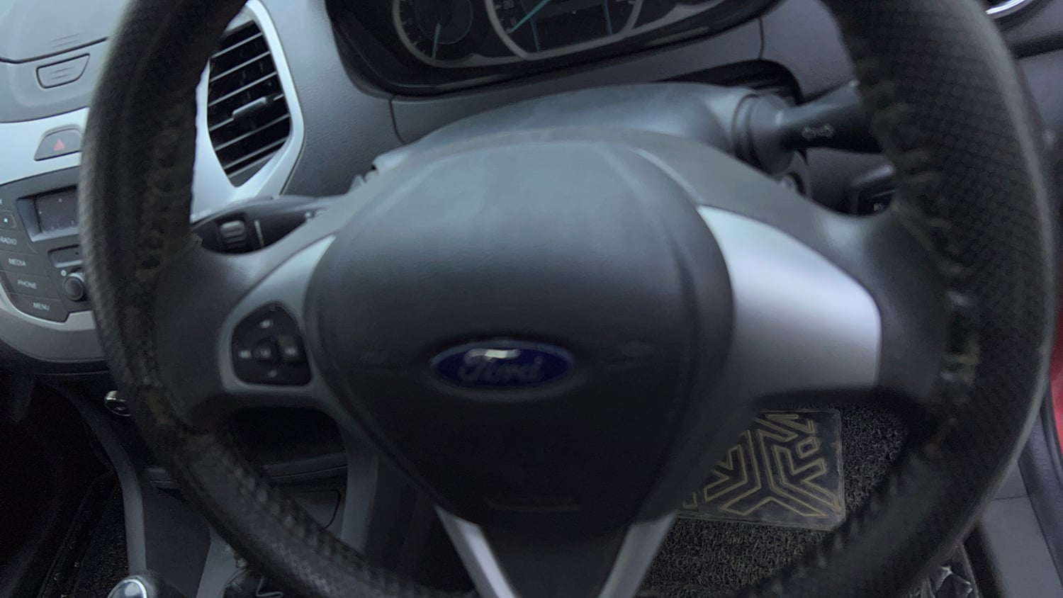 Used 2016 Ford Figo Titanium1.5 TDCi Diesel Manual top_features Steering mounted controls