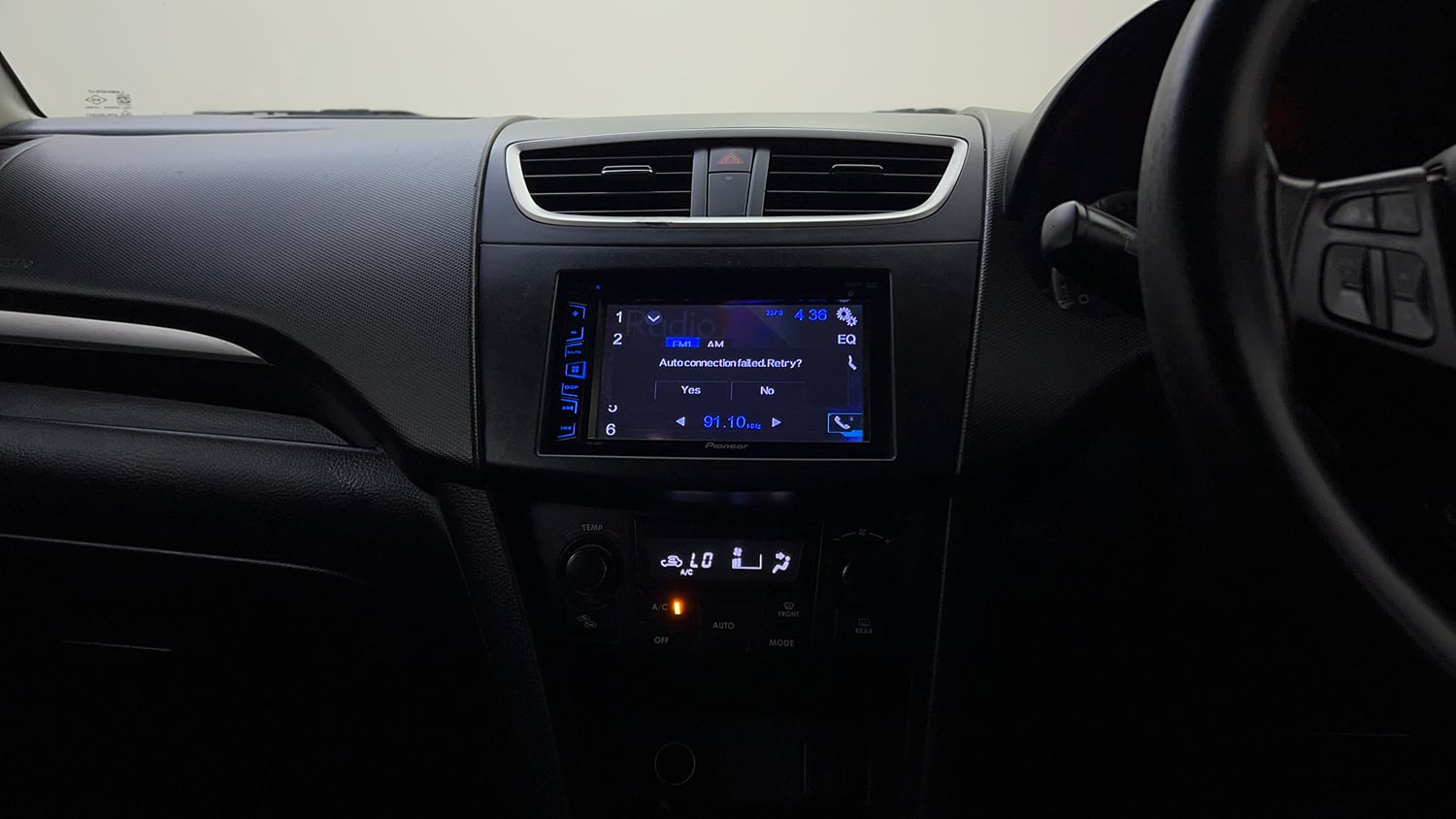 Used 2016 Maruti Suzuki Swift ZXi Petrol Manual interior MUSIC SYSTEM & AC CONTROL VIEW