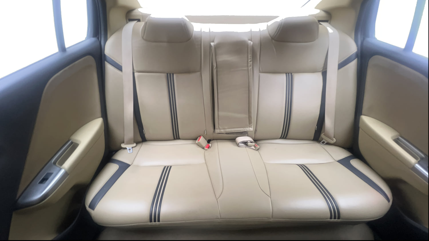 Used 2016 Honda City V Petrol Manual interior REAR SEAT CONDITION VIEW