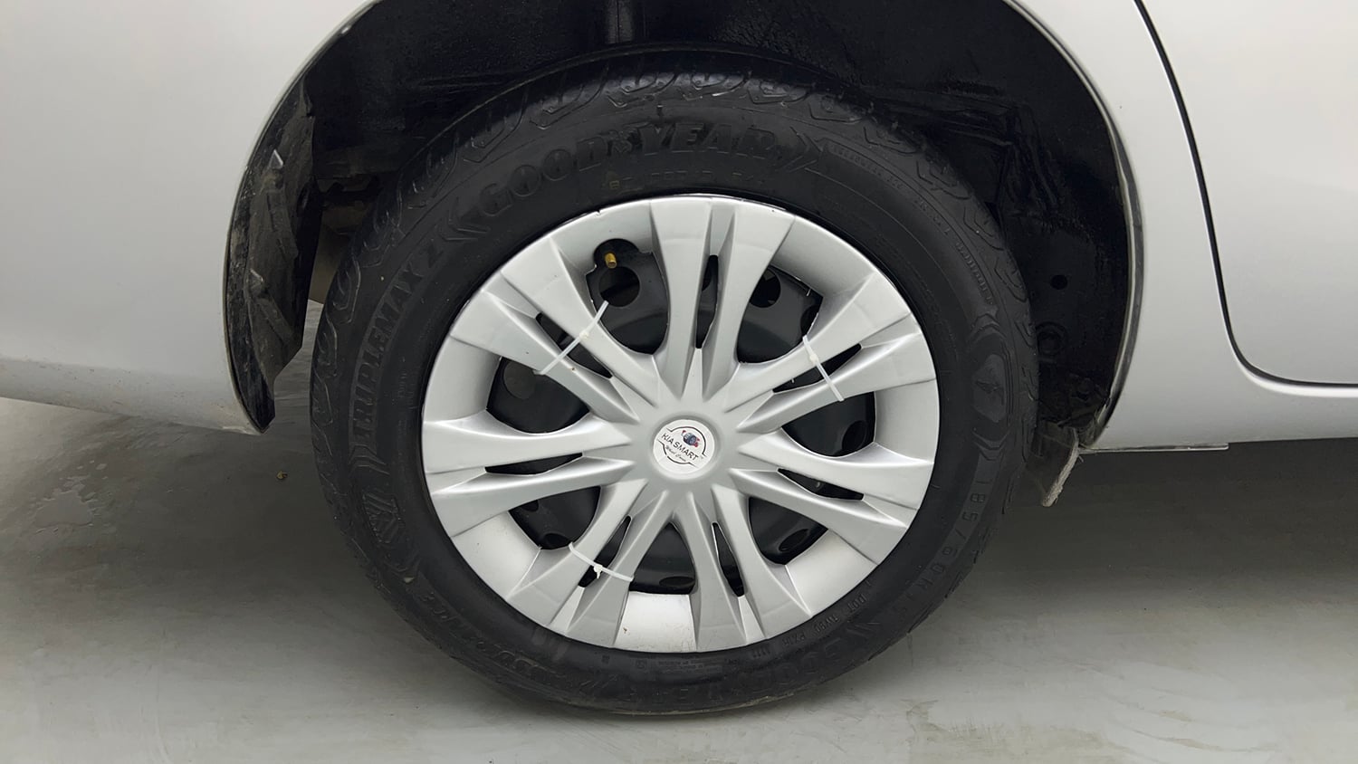 Used 2019 Toyota Yaris G CVT Petrol Automatic tyres RIGHT REAR TYRE RIM VIEW