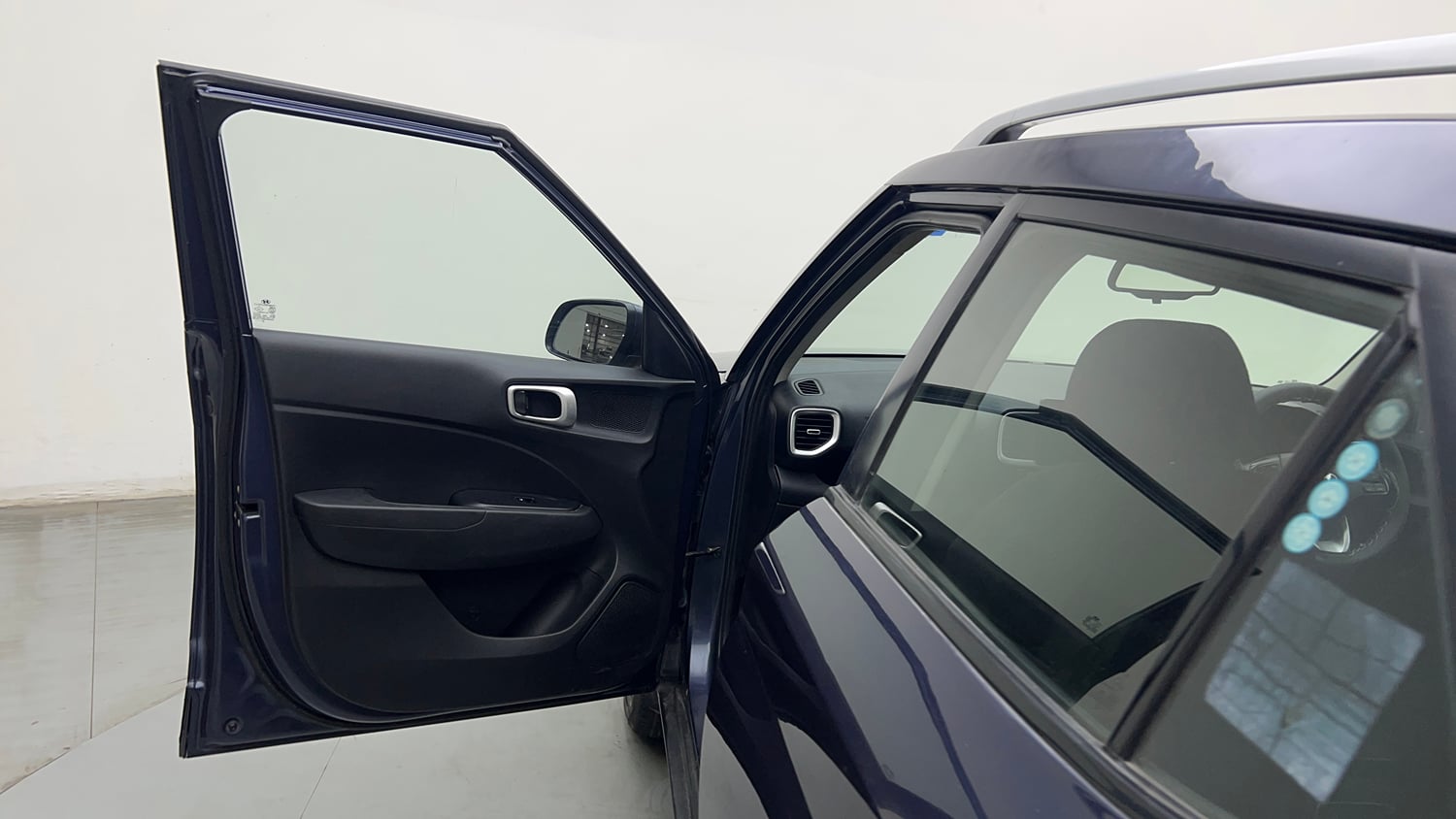 Used 2019 Hyundai Venue SX Plus 1.0 Turbo DCT Petrol Automatic interior LEFT FRONT DOOR OPEN VIEW